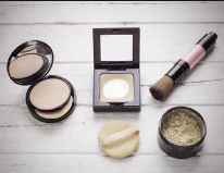 إيثيل هيكسيل تريازون UV Absorber إضافية مكونات تجميل UV Filter And Absorber CAS 88122-99-0 UVT-150