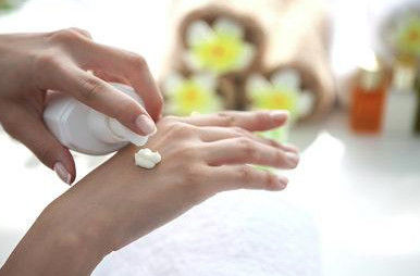 البوليكواتيرنيوم مكيفات كاتيونية البوليكواتيرنيوم-6 Cas26062-79-3