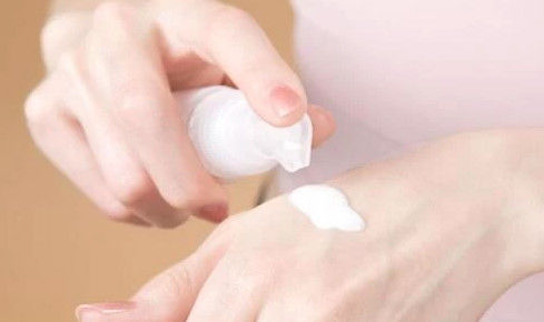 سيكلوبنتاسيلوكسان ديميتيكون / فينيل ديميتيكون Crosspolymer Gel Translucent Silicone Elastomers لعناية الجلد