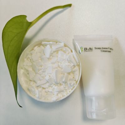 CAS 9005-08-7 PEG-150 Distearate Rheology Modifiers المستخدمة كمستحلب في منتجات العناية الشخصية Emulgin® EO 33